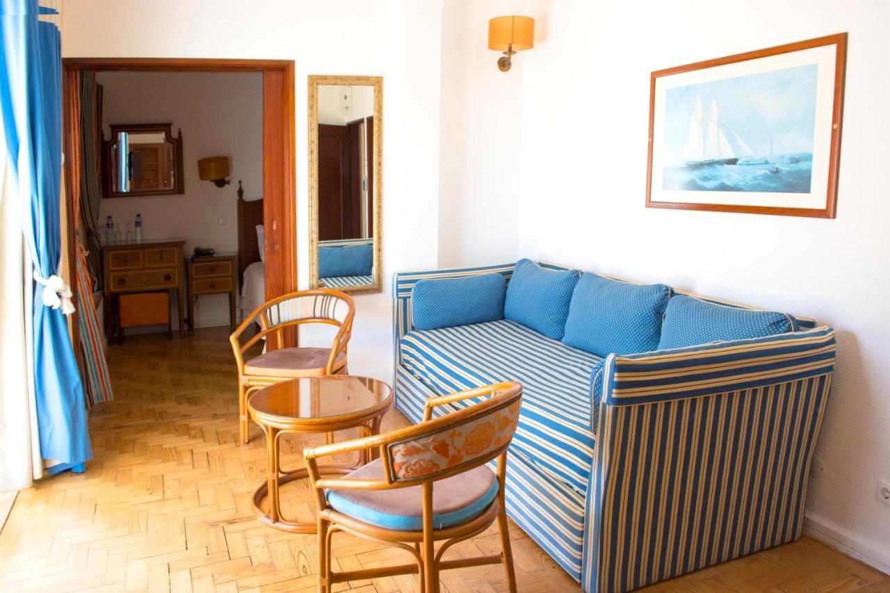 Quarto Triplo com Vista Mar