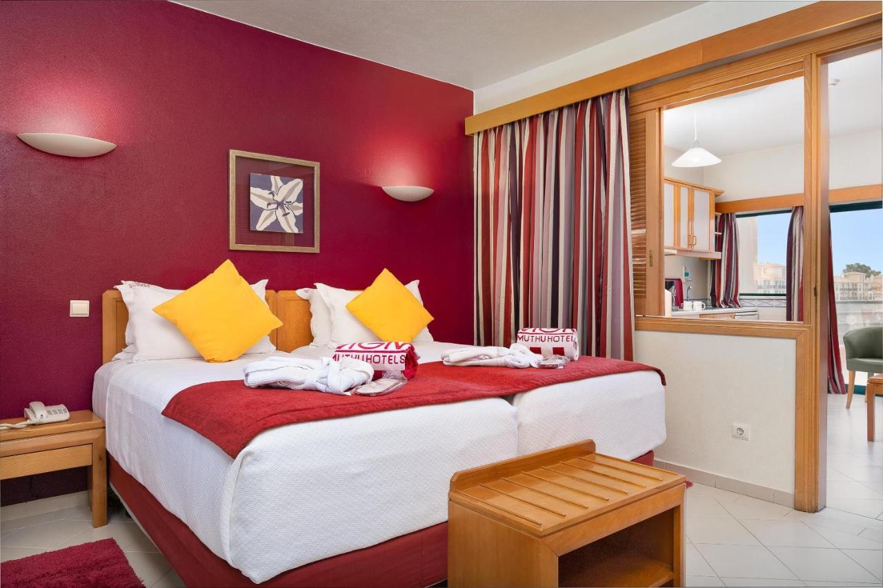 Acomodação Júnior Club com 1 Quarto (2 Adultos + 1 Criança)