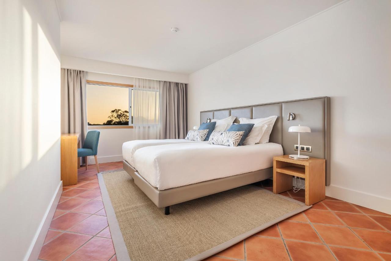 Apartamento Deluxe com 2 Quartos e Vista Piscina
