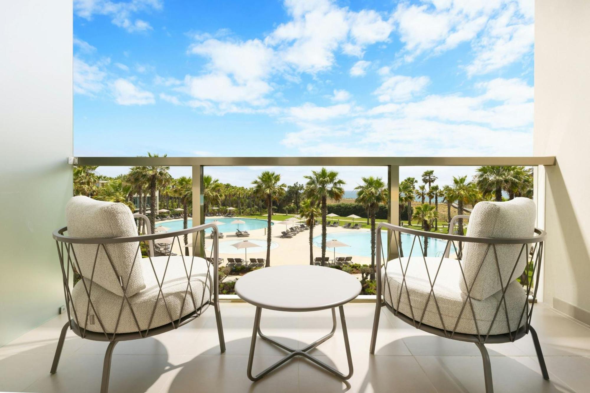 Suite de 2 dormitorios con vistas a la piscina
